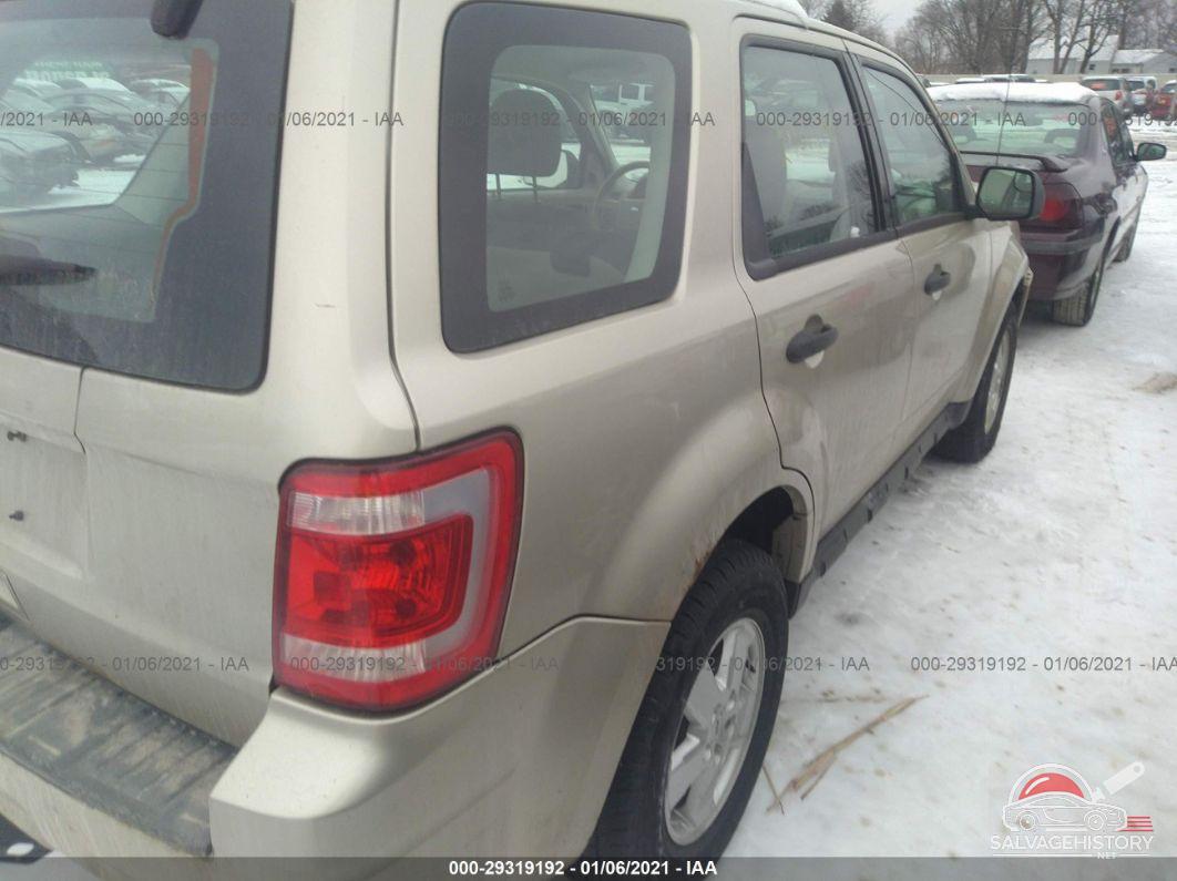 1FMCU0C75AKA72341 2010 FORD ESCAPE photo no. 4