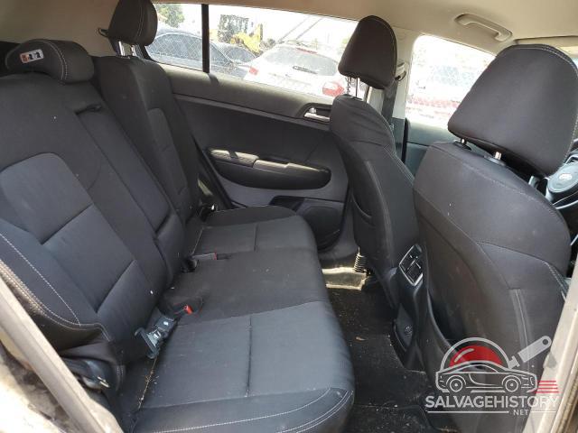 KNDPMCAC4H7152329 2017 KIA SPORTAGE photo no. 11