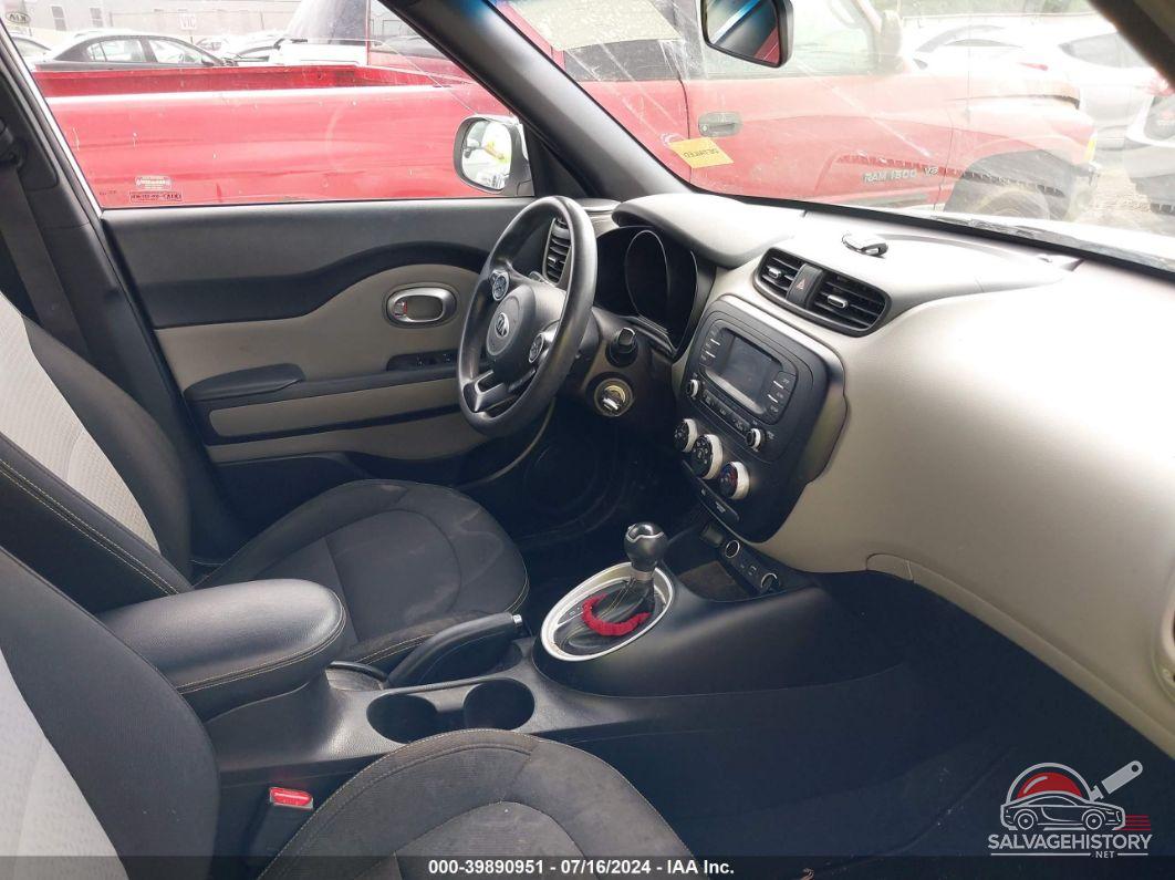 KNDJP3A51G7856226 2016 KIA SOUL photo no. 5