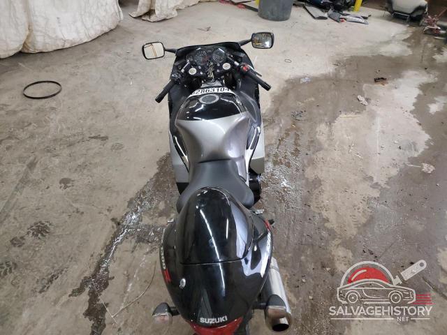 JS1GW71A212101537 2001 SUZUKI GSX1300 R photo no. 6