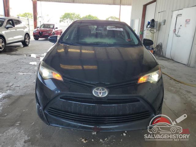 5YFBURHEXHP716360 2017 TOYOTA COROLLA photo no. 5