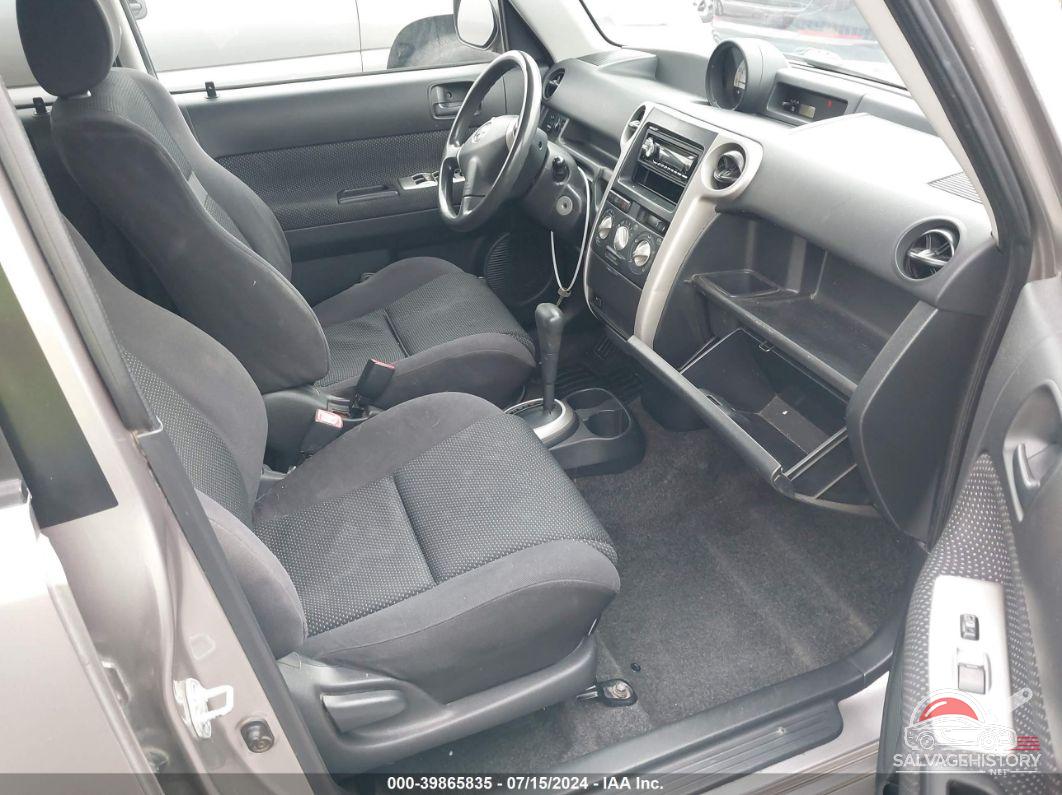 JTLKT324240155404 2004 SCION XB photo no. 5