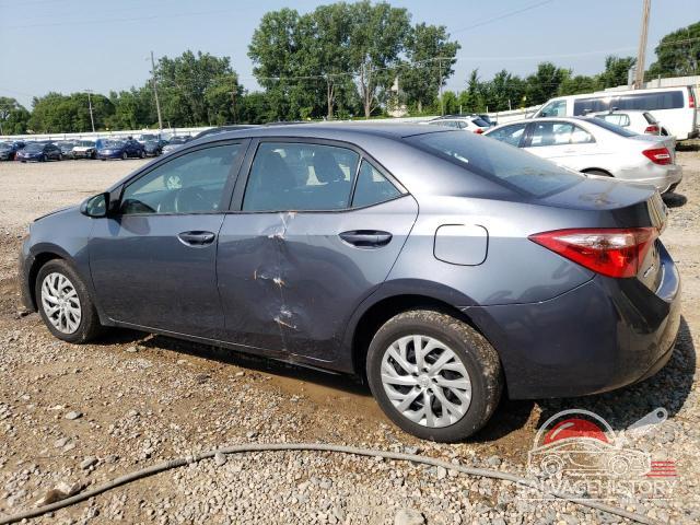 5YFBURHE5HP611645 2017 TOYOTA COROLLA photo no. 2