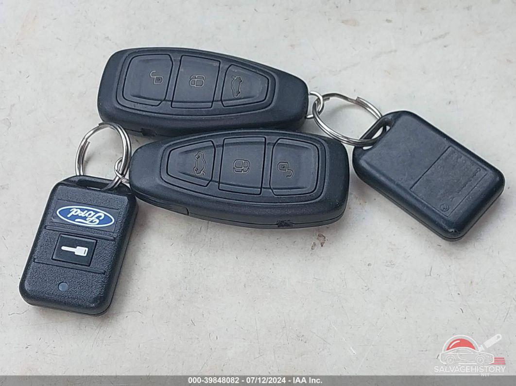 1FAHP3J24CL230200 2012 FORD FOCUS photo no. 11