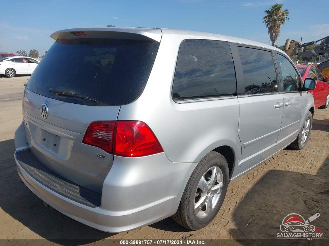 2V4RW3D1XAR295826 2010 VOLKSWAGEN ROUTAN photo no. 4