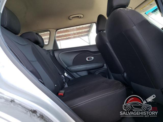 KNDJN2A21G7863683 2016 KIA SOUL photo no. 11