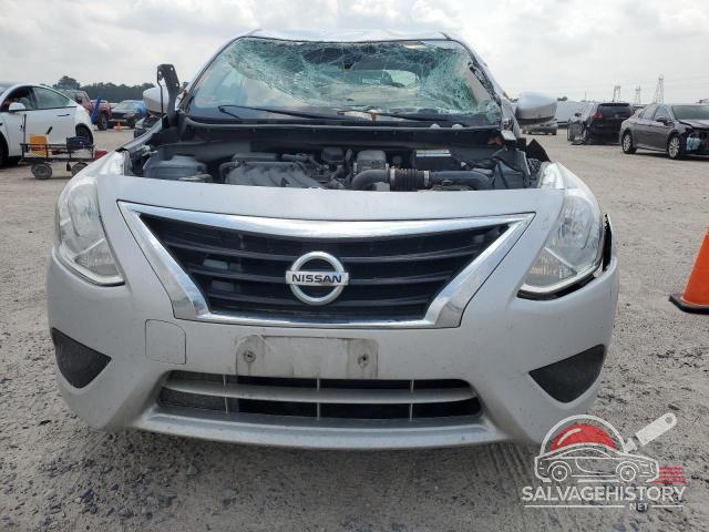 3N1CN7AP6JK410995 2018 NISSAN VERSA photo no. 5