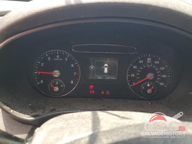 5XYPG4A59JG393505 2018 KIA SORENTO photo no. 9