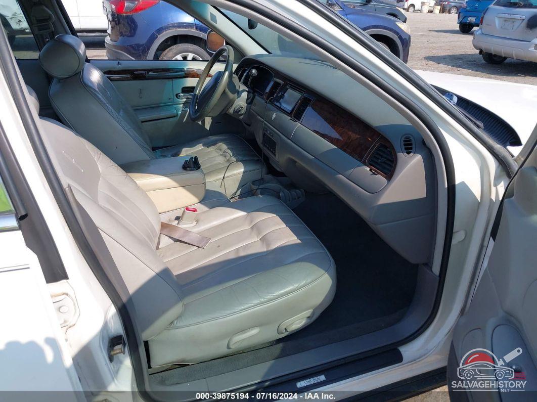 1LNFM81W3WY727414 1998 LINCOLN TOWN CAR photo no. 5