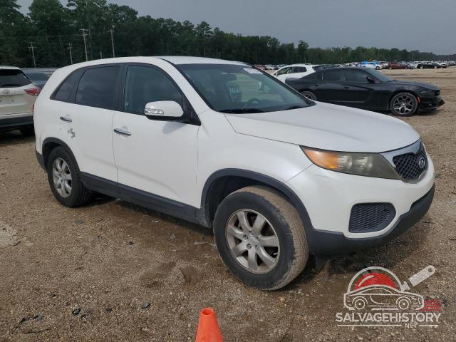 5XYKT3A18BG178437 2011 KIA SORENTO photo no. 4