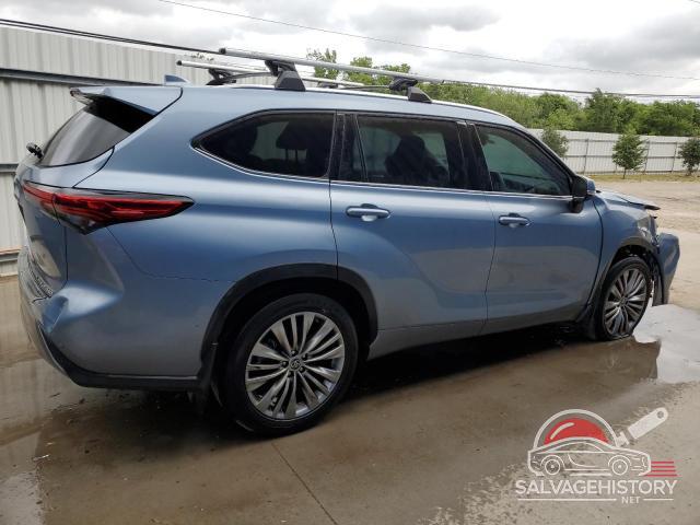 5TDFZRBHXNS232990 2022 TOYOTA HIGHLANDER photo no. 3