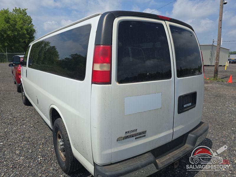 1GAZG1FG1E1200697 2014 CHEVROLET EXPRESS G3500 photo no. 9