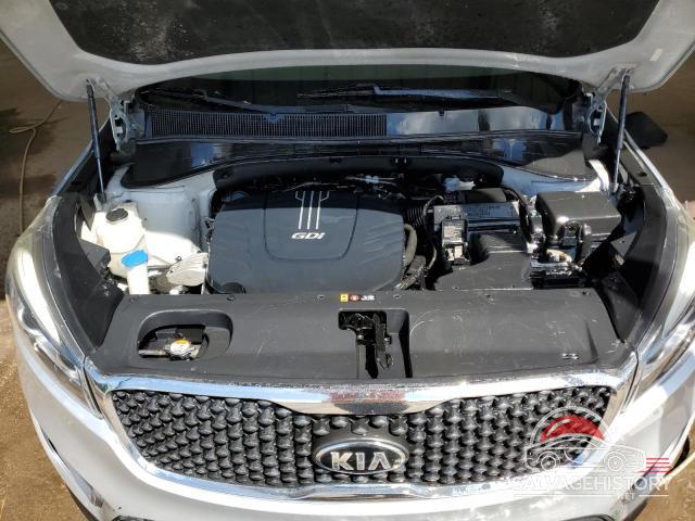 5XYPGDA57JG351818 2018 KIA SORENTO photo no. 12