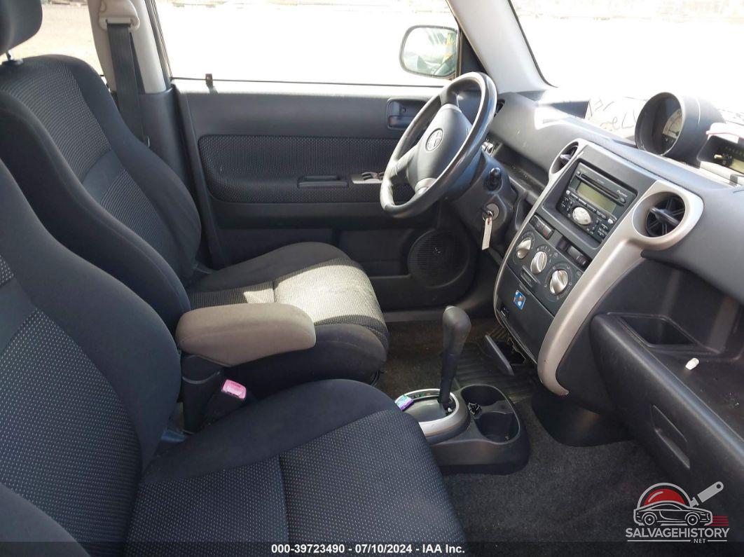 JTLKT324050188323 2005 SCION XB photo no. 5