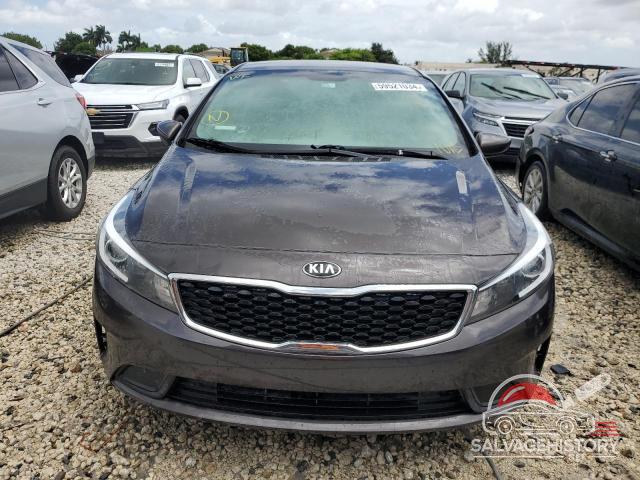 3KPFL4A72JE199047 2018 KIA FORTE photo no. 5