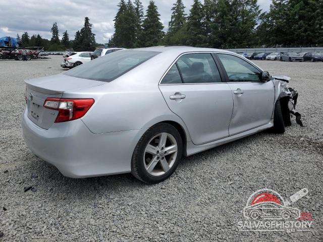 4T1BF1FK5EU421262 2014 TOYOTA CAMRY photo no. 3