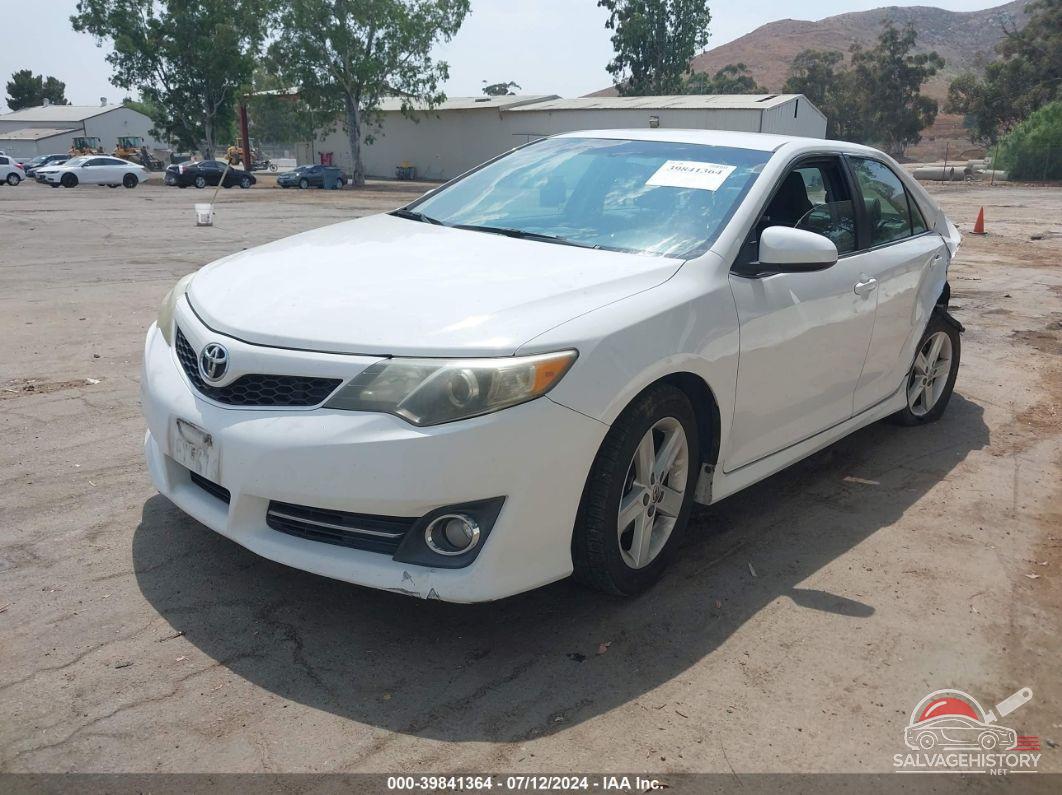 4T1BF1FK7EU829424 2014 TOYOTA CAMRY photo no. 2