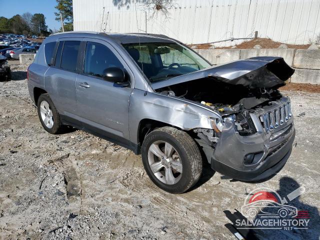 1C4NJCBA0GD615662 2016 JEEP COMPASS photo no. 4