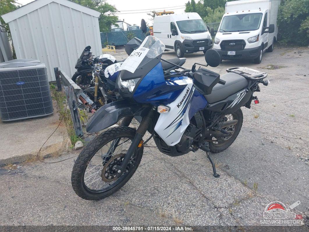 JKAKLEE11CDA44582 2012 KAWASAKI KL650 photo no. 2