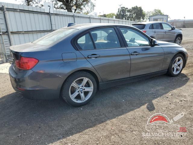 WBA3B1C54EPV79445 2014 BMW 3 SERIES photo no. 3