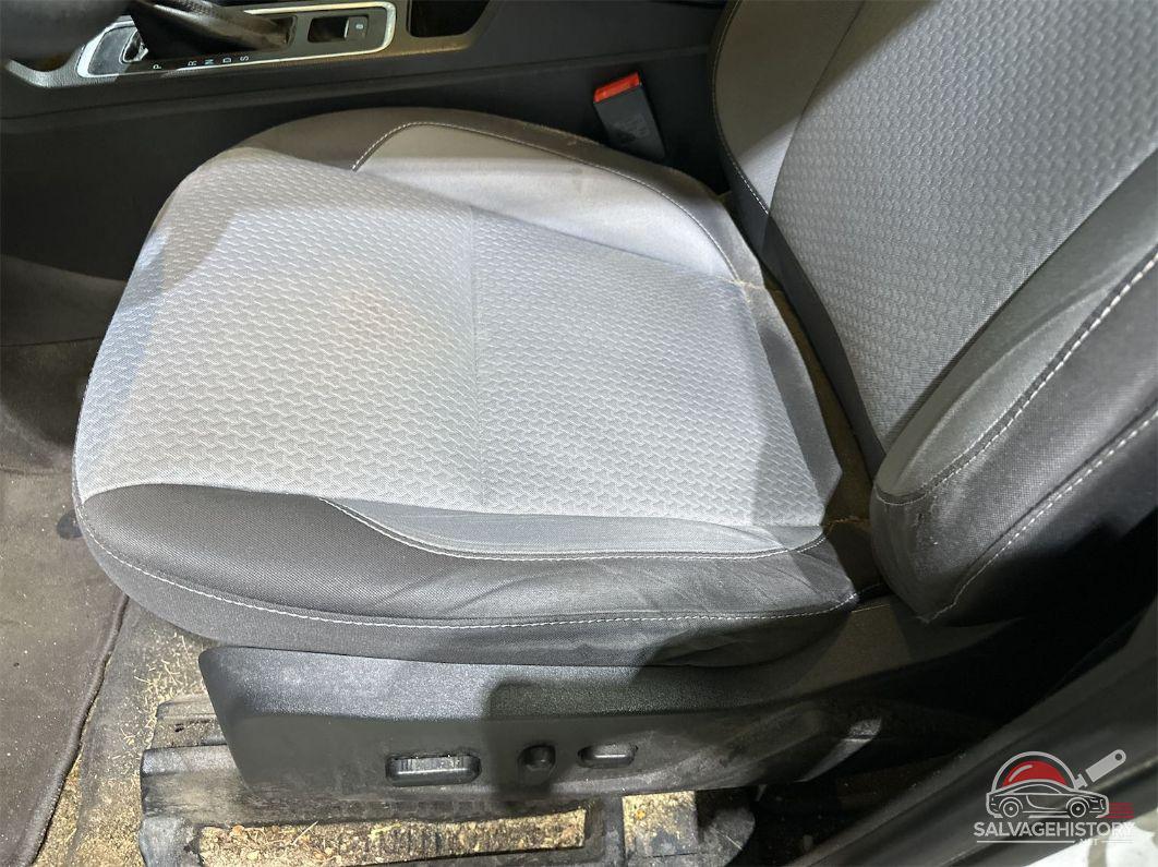 1FMCU9GD8HUA62745 2017 FORD ESCAPE photo no. 6