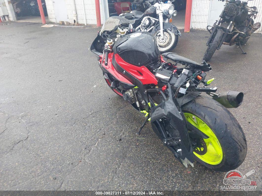 WB10D2100GZ353338 2016 BMW S 1000 photo no. 3