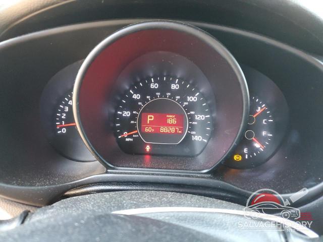 KNDJN2A29G7288569 2016 KIA SOUL photo no. 9