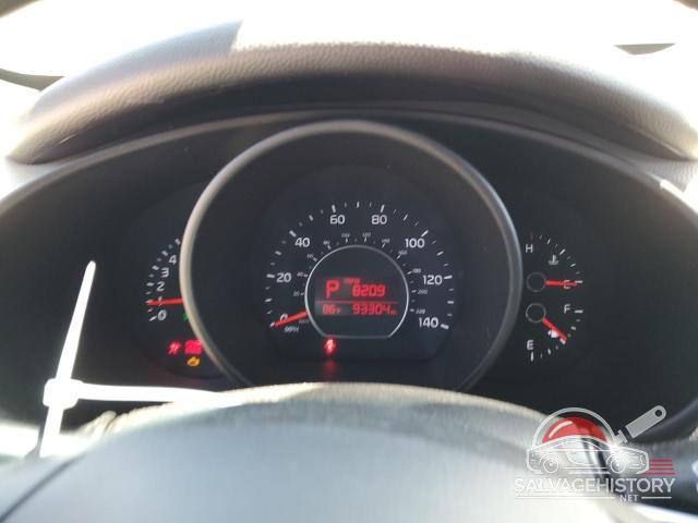 KNDJN2A22F7230320 2015 KIA SOUL photo no. 9