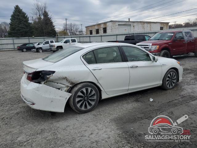 JHMCR6F50HC003899 2017 HONDA ACCORD photo no. 3