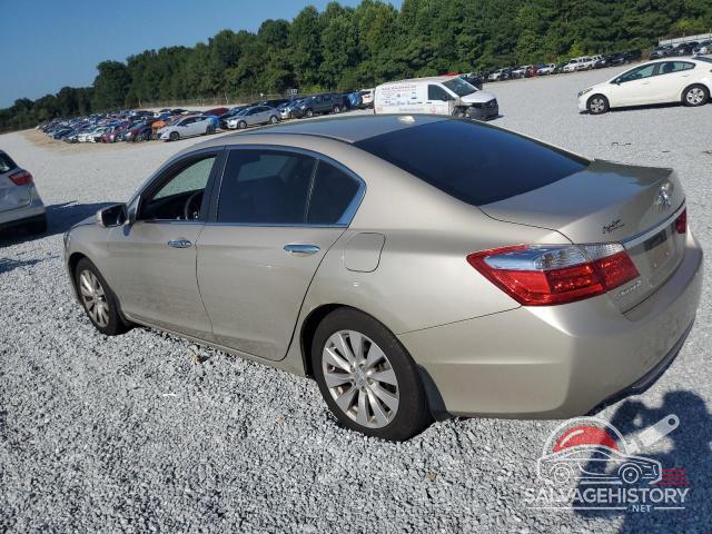 1HGCR2F88DA269747 2013 HONDA ACCORD photo no. 2