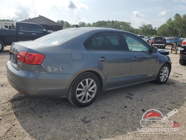 3VWDX7AJ7CM450658 2012 VOLKSWAGEN JETTA photo no. 3