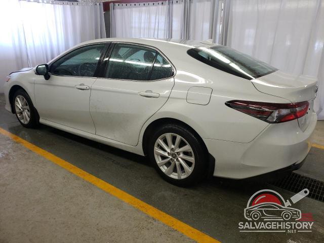 4T1R11AK2PU180039 2023 TOYOTA CAMRY photo no. 2