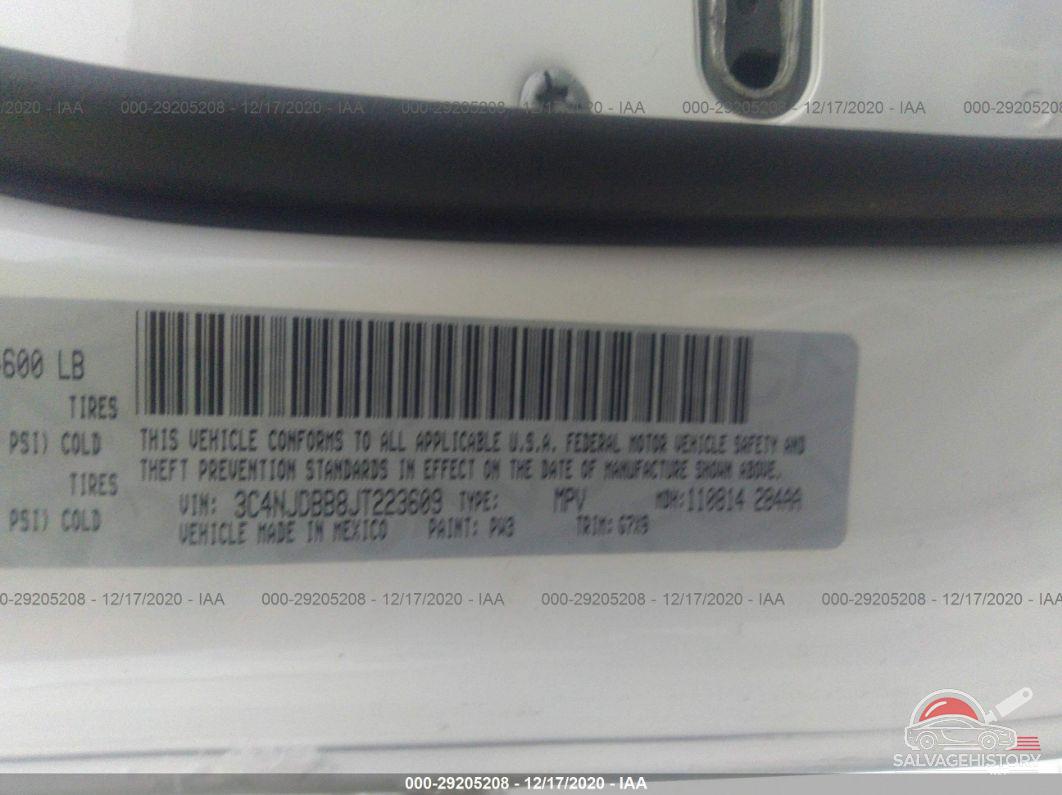 3C4NJDBB8JT223609 2018 JEEP COMPASS photo no. 9