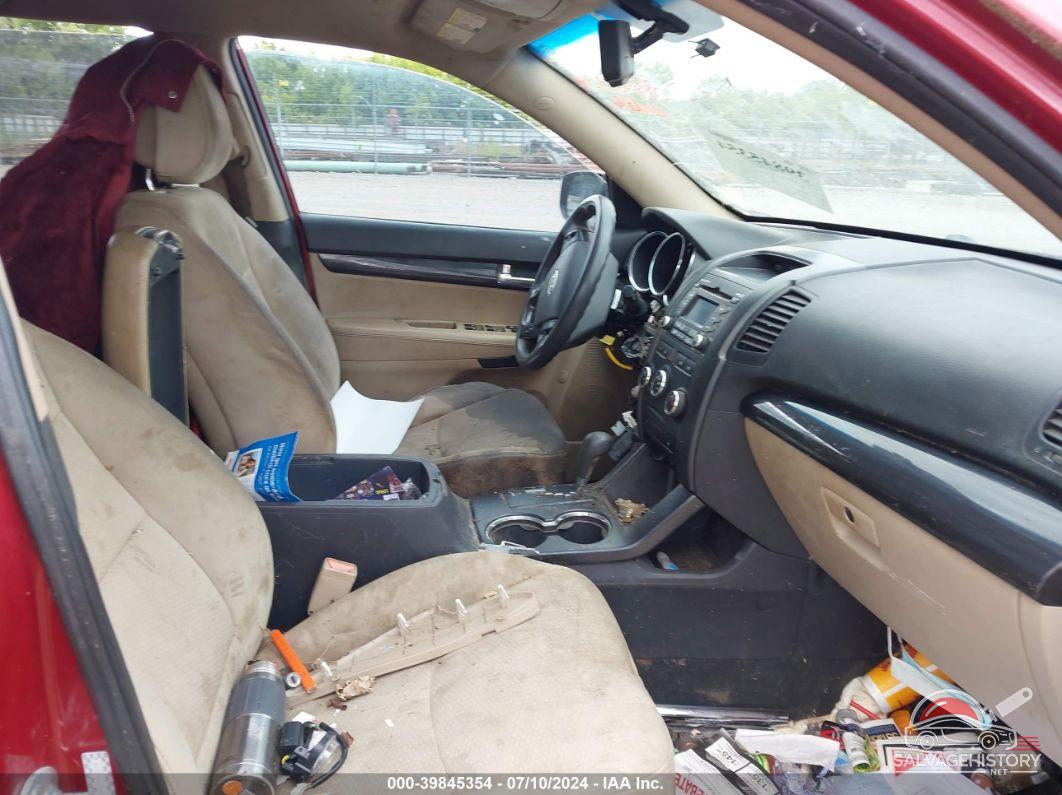 5XYKTDA10BG055138 2011 KIA SORENTO photo no. 5