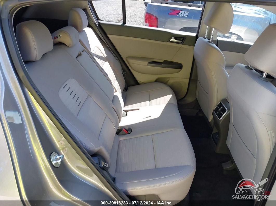 KNDPMCAC7H7246480 2017 KIA SPORTAGE photo no. 8