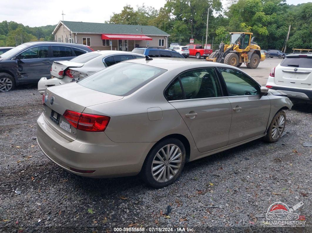3VWD17AJ7FM410618 2015 VOLKSWAGEN JETTA photo no. 4