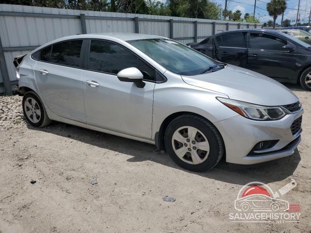 1G1BC5SM9J7241327 2018 CHEVROLET CRUZE photo no. 4