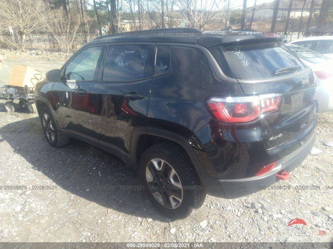 3C4NJDDB7JT441831 2018 JEEP COMPASS photo no. 3