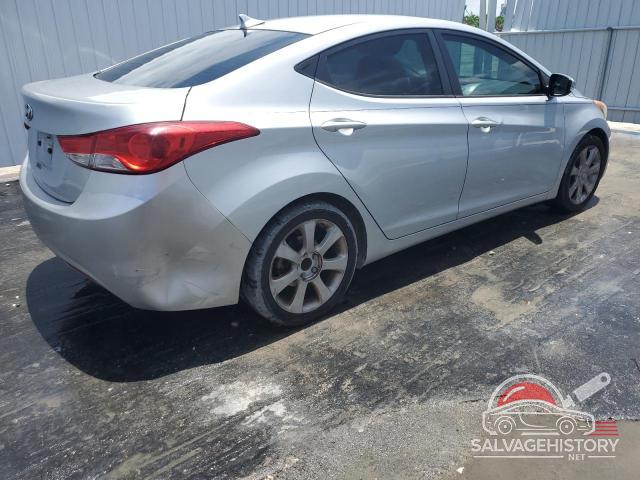 5NPDH4AEXDH394725 2013 HYUNDAI ELANTRA photo no. 3