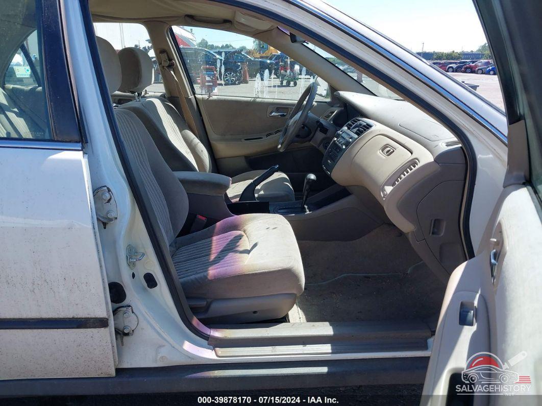 1HGCG5646WA135908 1998 HONDA ACCORD photo no. 5