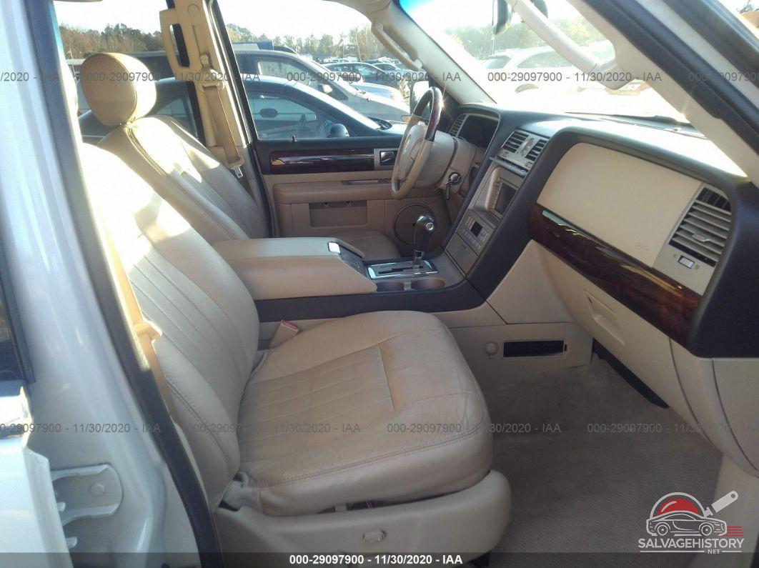 5LMFU28505LJ03833 2005 LINCOLN NAVIGATOR photo no. 5
