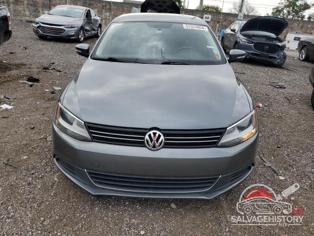 3VWDX7AJ3DM295267 2013 VOLKSWAGEN JETTA photo no. 5