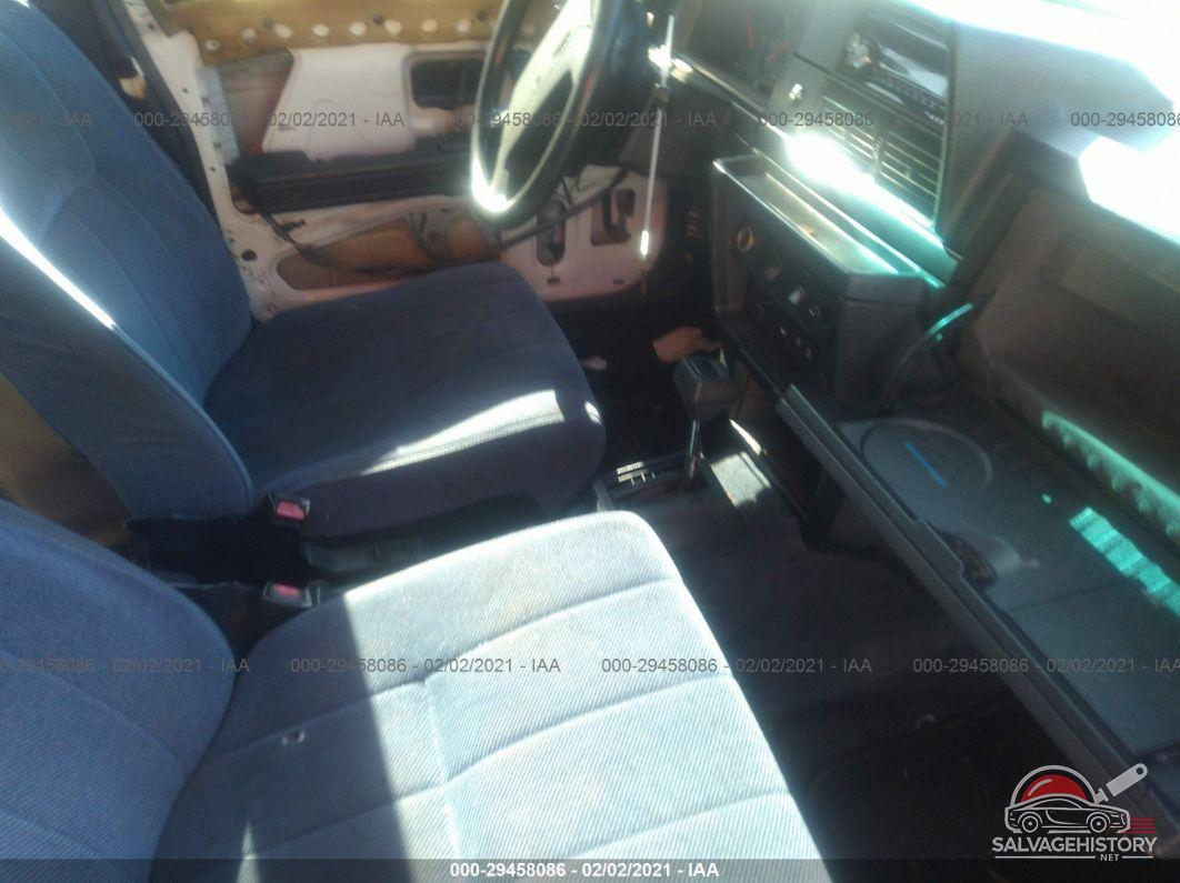 YV1AX8849K1374183 1989 VOLVO 244 photo no. 5