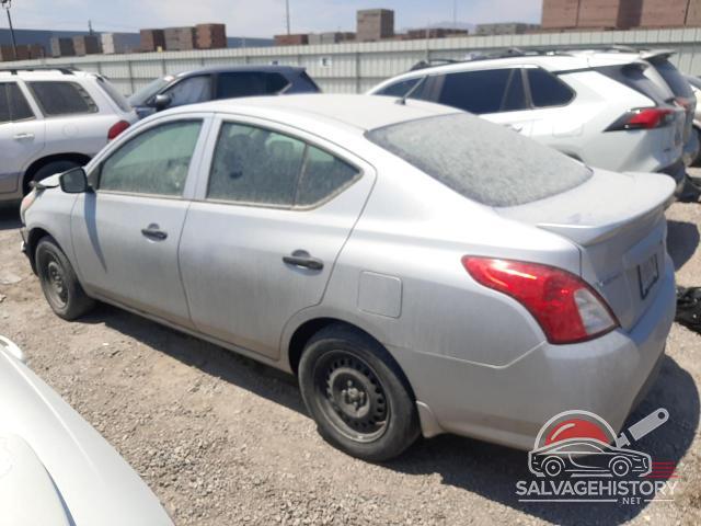 3N1CN7AP4JL839868 2018 NISSAN VERSA photo no. 2