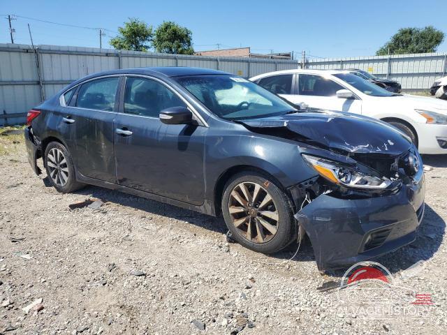 1N4AL3AP1HC156024 2017 NISSAN ALTIMA photo no. 4