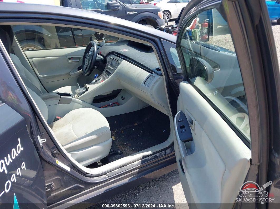 JTDKN3DUXE1776548 2014 TOYOTA PRIUS photo no. 5