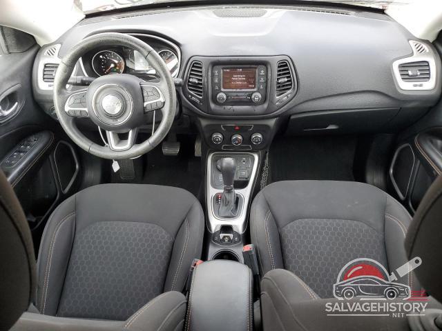 3C4NJDAB8JT281401 2018 JEEP COMPASS photo no. 8
