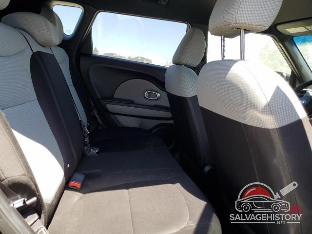 KNDJN2A22F7230320 2015 KIA SOUL photo no. 10