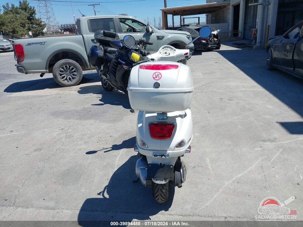 ZAPM688F2C5001938 2012 VESPA LX 150 / LXV 150 / S photo no. 6