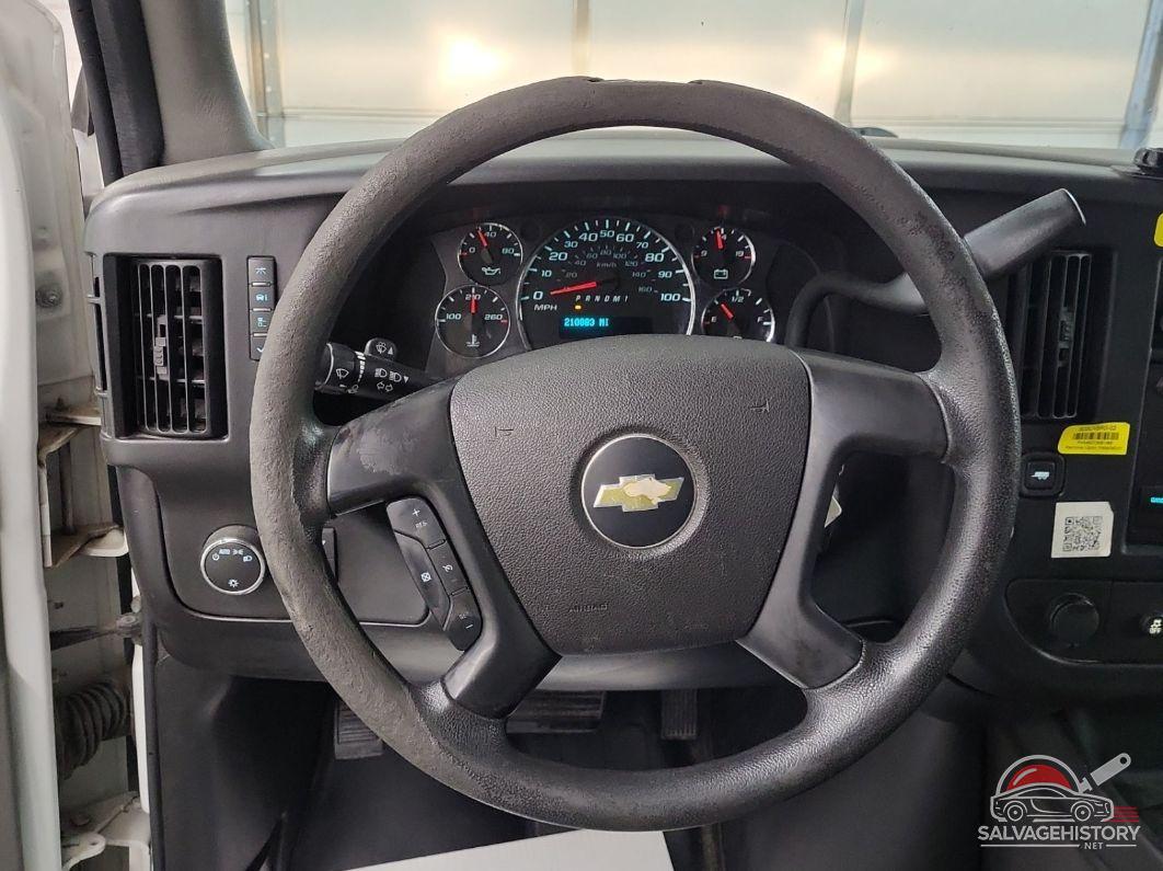 1GCWGFCA9C1167338 2012 CHEVROLET EXPRESS 2500 photo no. 5